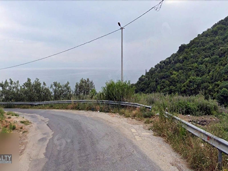 Bursa i̇zni̇k göl manzarali müşküle ana yola 47 mt cephe 1788 m2
