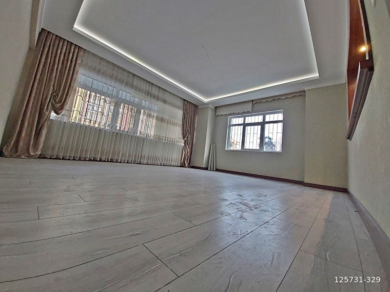 Etli̇k merkezde gataya şehi̇r hastanesi̇ne çok yakin full ultra lüks dai̇re