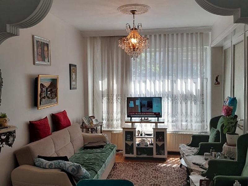 Emlak center'dan fatih çapa merkez'de satılık 2+1 salon 90 metrekare kat 1