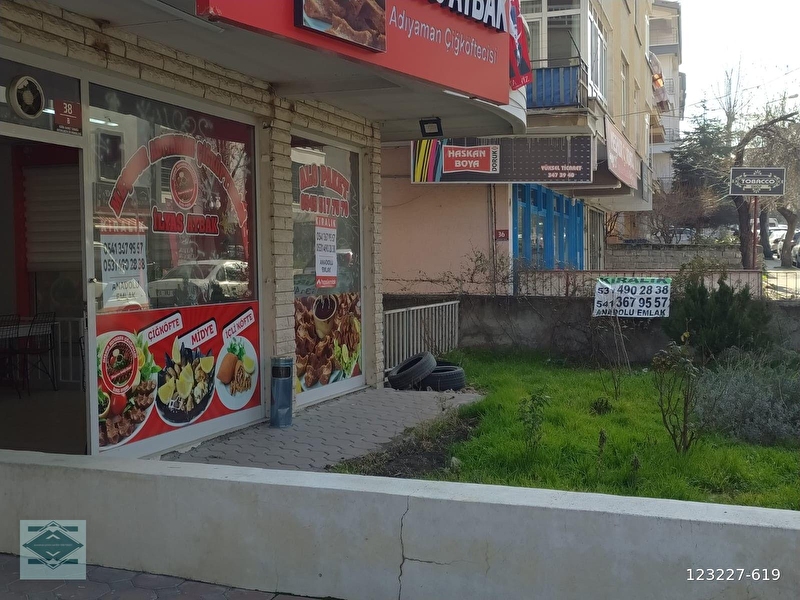 Anadolu emlaktan çevreli̇ caddesi̇ne  paralel  2 katli  dükkan