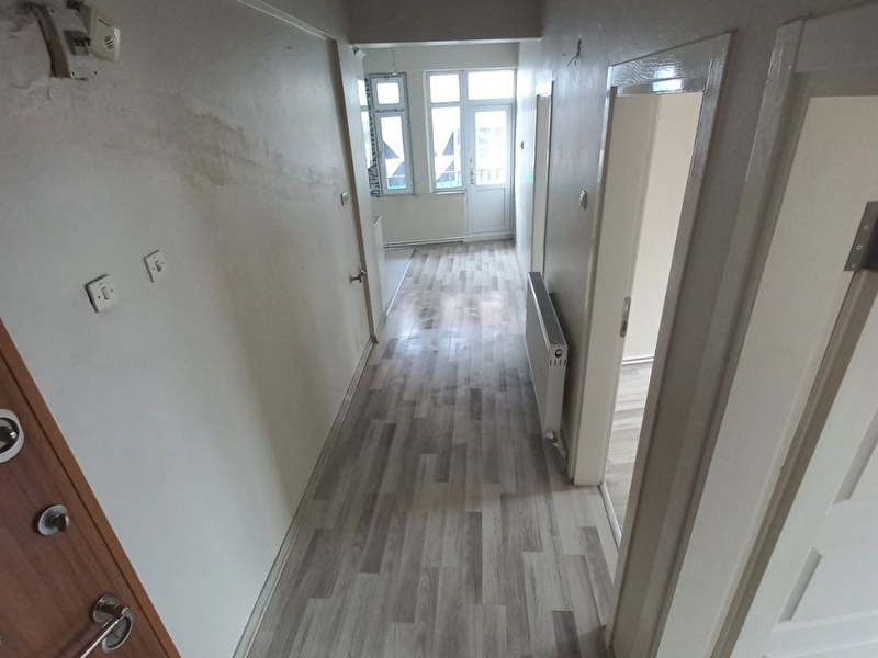 İlkadim i̇lyasköyde i̇çi̇ yapili 2+1 firsat dai̇re