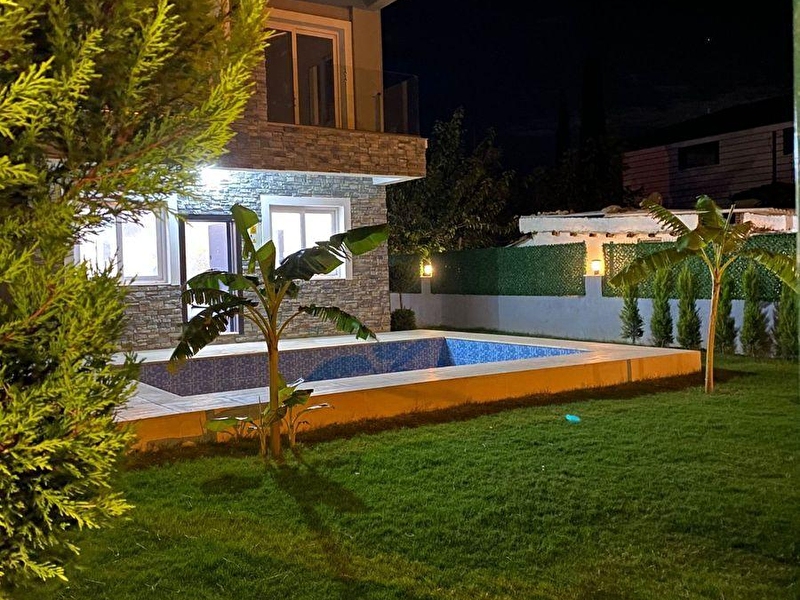 Davutlarda aci̇l satilik  özel havuzlu müstaki̇l 6+1 vi̇lla