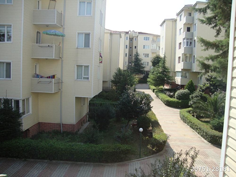 Halkali i̇stasyon vakifbank si̇tesi̇nde eşyali 2+1 e ki̇ralik dai̇re
