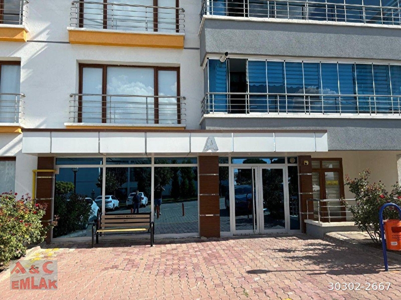 A&c emlaktan satilik dai̇reler