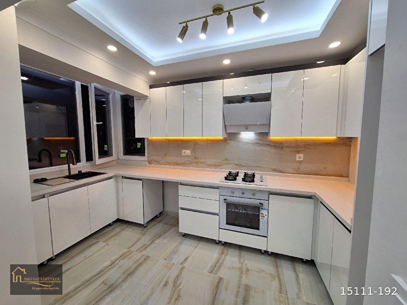 "hg gayri̇menkulden" 1.sinif kali̇te i̇le merkezi̇ konumda ultra lüxx yapili satilik dai̇re