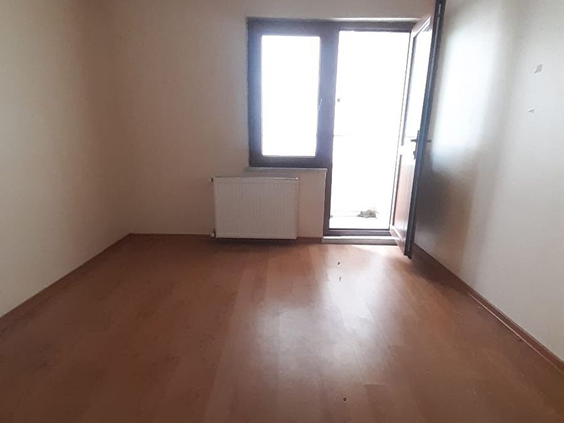 Gültepede kredi̇ye uygun  arakat satilik dai̇re