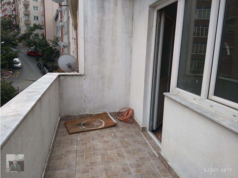 Koçmer  emlaktan gülbağ caddesi̇nde 2 tane balkonlu önü açik  6.kat asansör yok ,yokuş satilik dai̇re