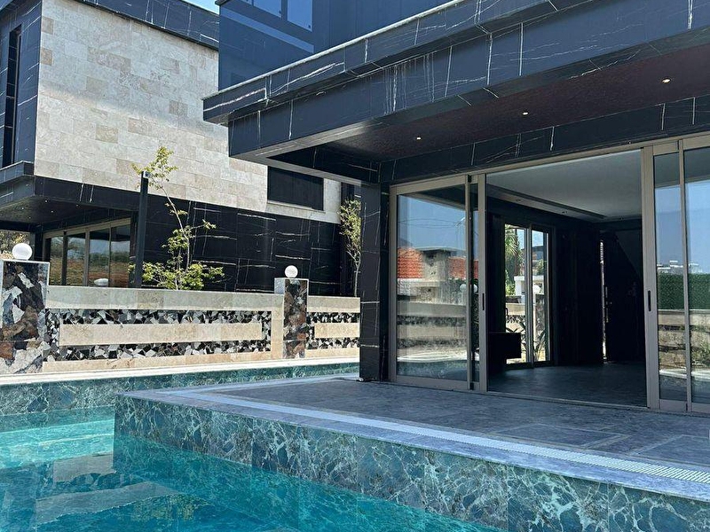 Kuşadasi davutlar merkezde satilik lüks yazlik villa