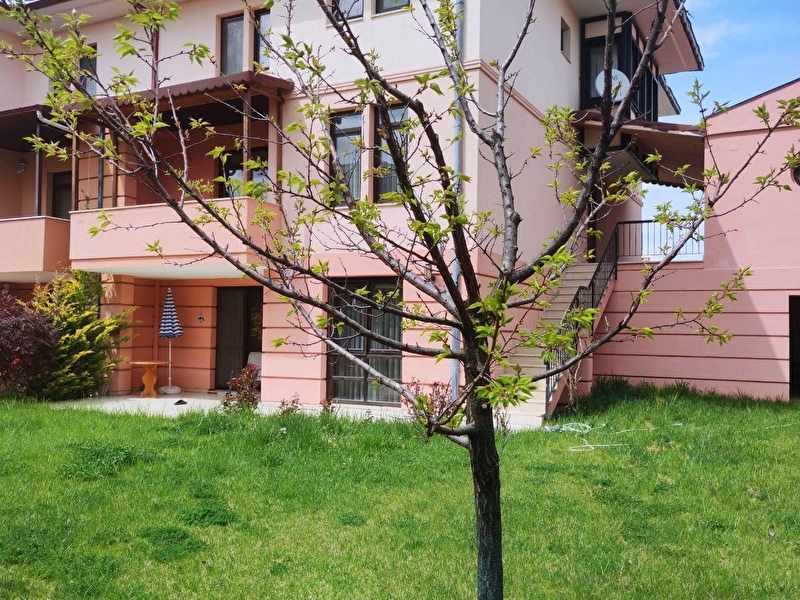 İncek kargen si̇tesi̇nde satilik i̇ki̇z ti̇p vi̇lla