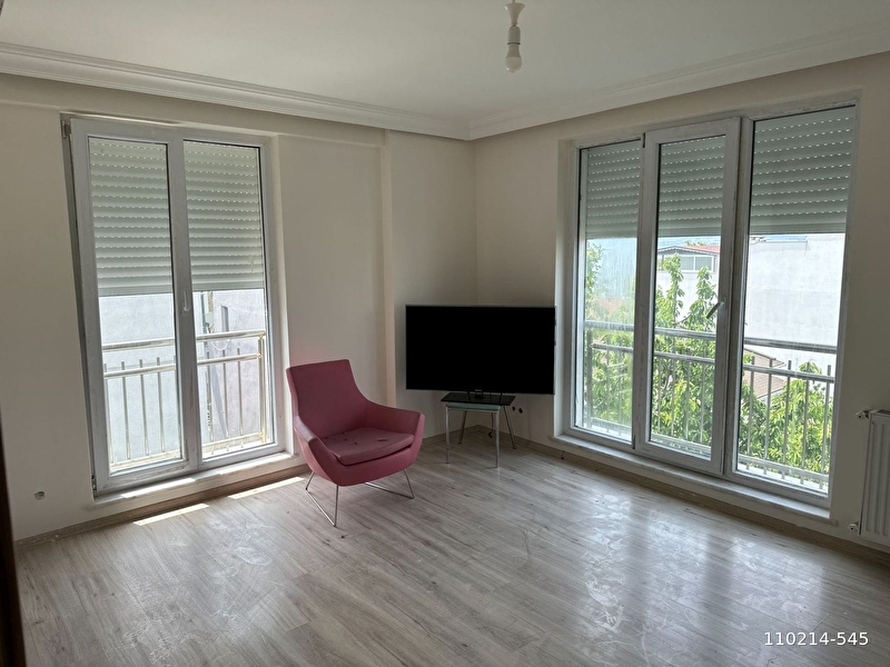 Teki̇rdağ deği̇rmenalti'nda ayri mutfakli, balkonlu 1+1 satilik dai̇re