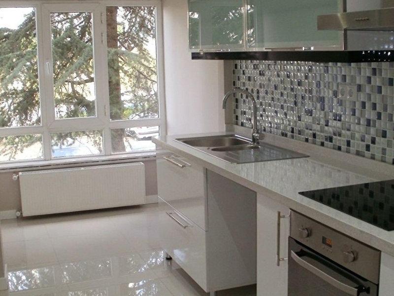 A.ayranci refi̇kbelendi̇r'de 3+1+gi̇yi̇nme odasi +çi̇ft banyolu açik otparkli, bakimli, çi̇ft gi̇ri̇şli̇ bi̇na