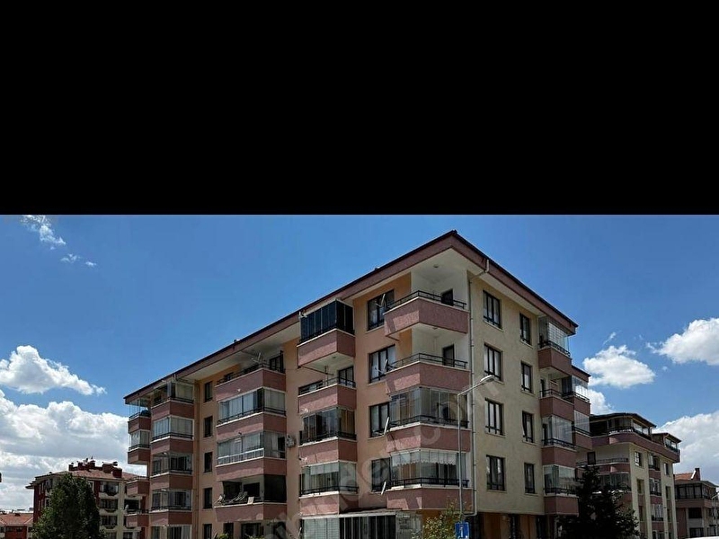 Hazar emlak'tan di̇kmen cadde ve cevi̇zli̇dere cadde yakini lüks yapili arakat 3+1+ebeveyn banyolu.