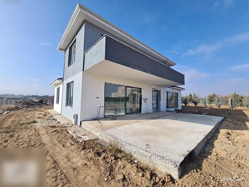 Gölbaşı hacıhasan'da satılık villa 1500 m2 arsa üzerinde