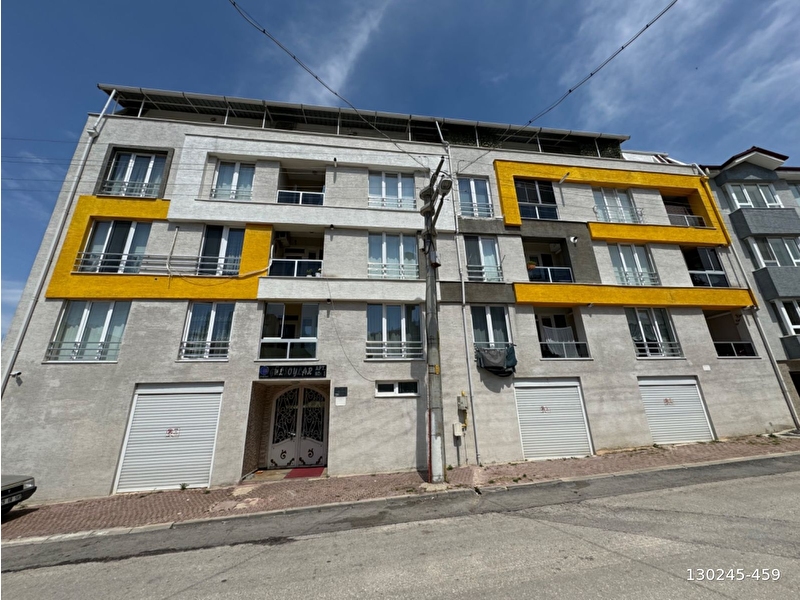 Pera'dan cunudi̇ye mh. atatürk li̇sesi̇ yakini satilik 2+1 dai̇re