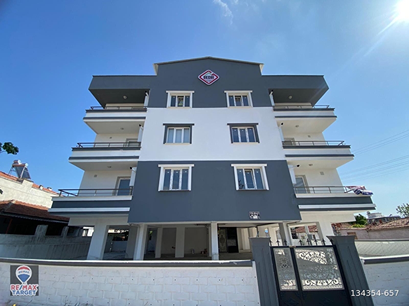 Remax target'den akhi̇sar cumhuri̇yet'de 2+1 satilik dai̇re