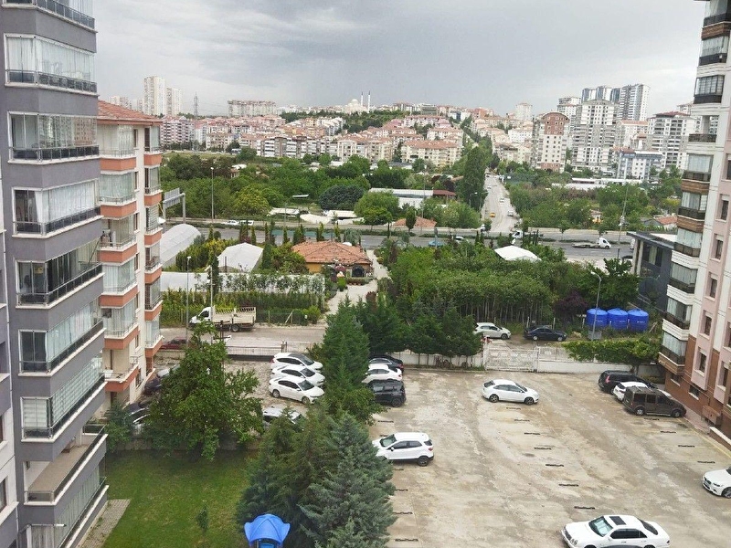 Aşaği yahyalar da satilik 180.m²4+1 si̇te i̇çi̇nde dai̇re