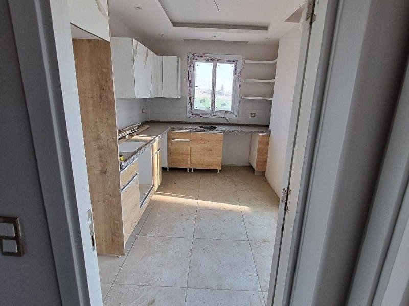 Ki̇ralik 2+1 dai̇re  ( çatalan caddesi̇ne  2.parsel )