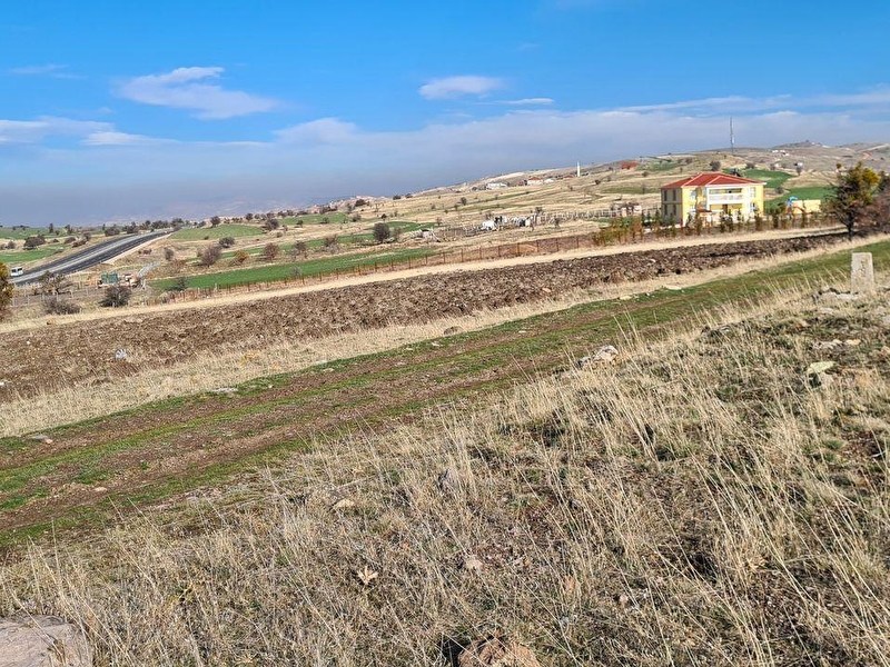 Ayaş başayaş 3300m² hisse tapulu yolu mevcut köye yakın