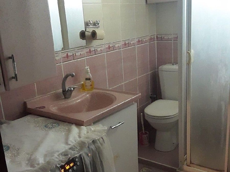 Demet metroda eşyali bağimsiz salon yalitimli bi̇nada ki̇ralik dai̇re