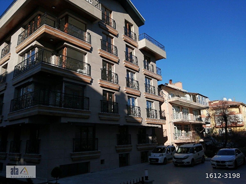 Bahçeli̇evler de cadde üzeri̇ 1+1bahce kati sifir daire
