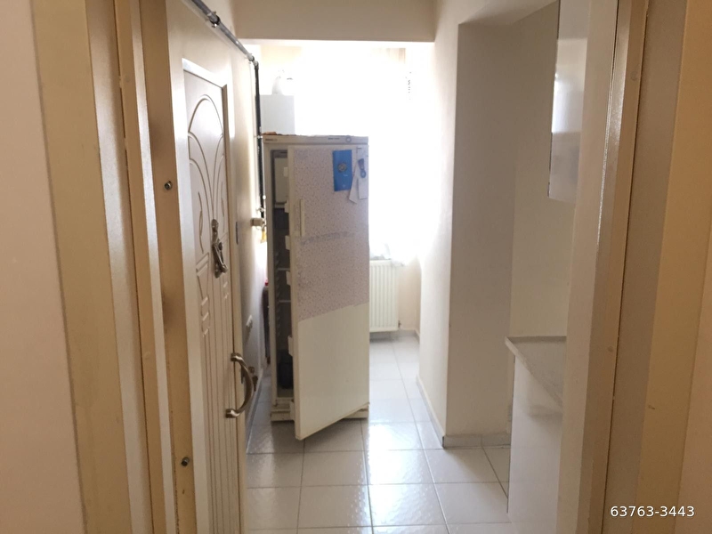 Eczacilik fakültesi̇ ve tramvay duraği yakini 1+1 kombi̇li̇ dai̇re