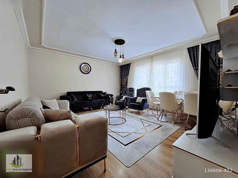 Gazi̇ göbeğe çok yakin konumda 3+1 kot 1 de asansörlü dai̇re