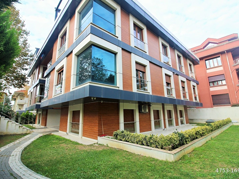 Günyüzü emlaktan adakale bölgesi̇n,de 4+1 temi̇z arakat 220m2