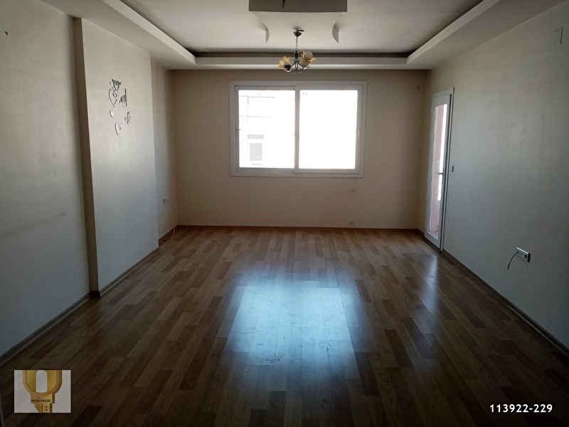 İskenderun numune mah hastaneler bölgesi̇nde ara kat 3+1 ki̇ralik dai̇re