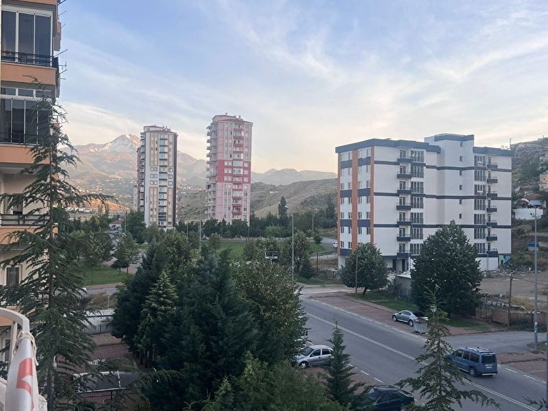 Esenyurtta kombili asanörlü kiralık daire i̇lan no 2002