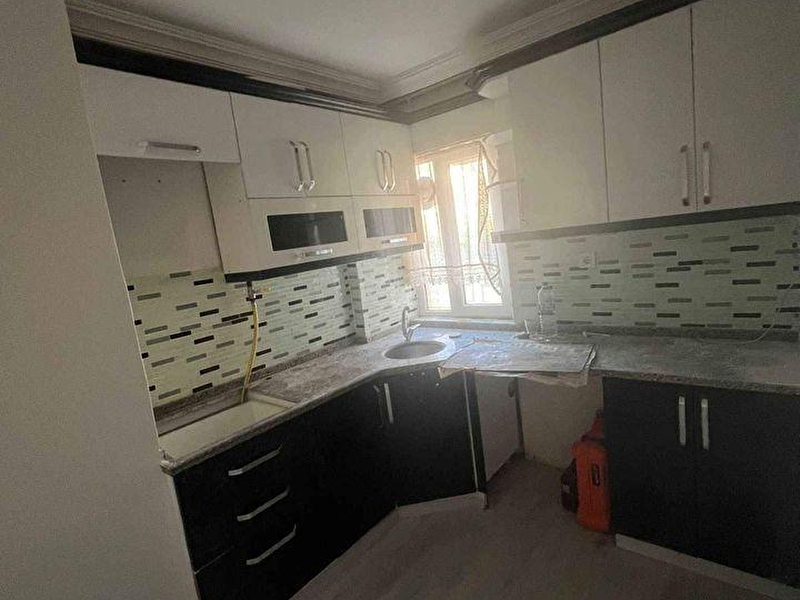 Bandirma özlem emlaktan kurtuluş caddesi̇nde 2+1 satilik arakat dai̇re