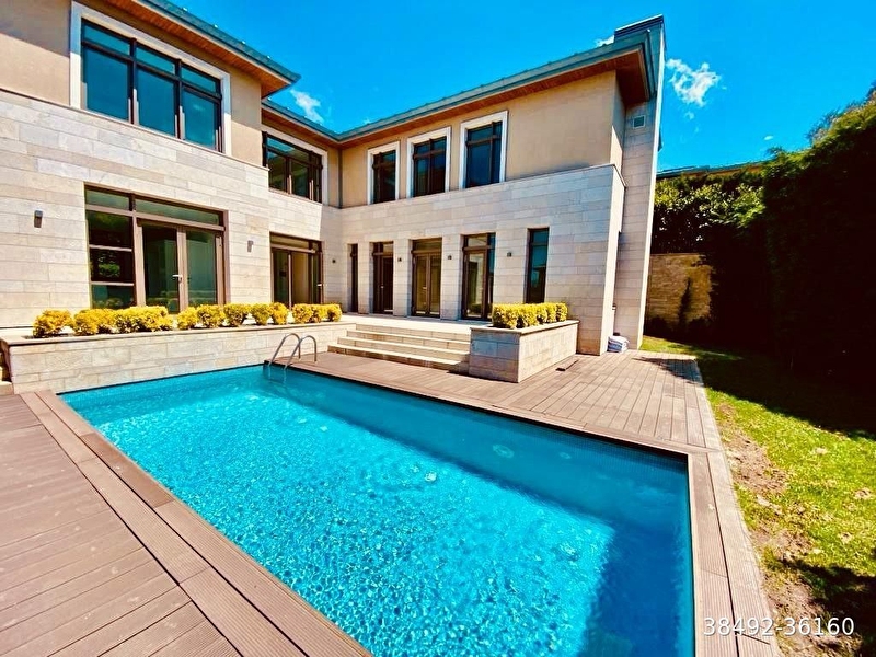 Yetkili danışmanından zekeriyaköy ormanadada satılık 410m2 villa