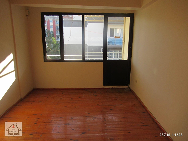 215 000 Tl Reis Mh Pazar Yakini 2 1 90m2 Satilik Daire