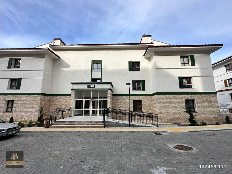 Tavlusun toki̇ de satilik sifir 2+1 satilik dai̇re