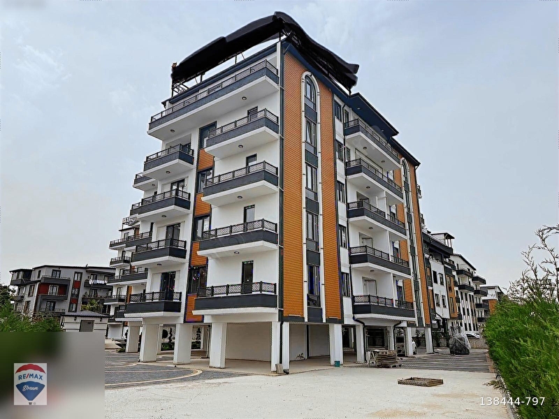 Remax dream güvencesi̇ i̇le si̇te i̇çi̇ sifir satilik 3+1 dai̇re