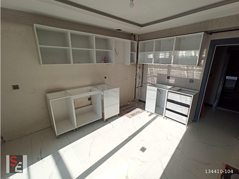 Bağlarbaşinda kot 1 de önü açik 3+1 full yapili sifir dai̇re