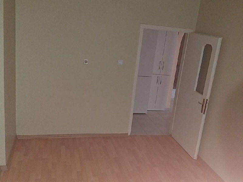 Eti̇mesgut 30 ağustos mh.yuksek gi̇ri̇ş 2+1 ki̇rali̇k dai̇re