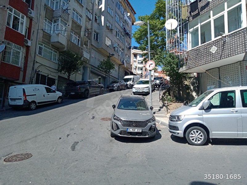 Vip Emlaktan Kutlubey Sokakta Krediye Uygun Esyali Satlik 2+1 Temiz Daire