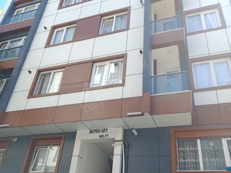 Vip Emlaktan Kutlubey Sokakta Krediye Uygun Esyali Satlik 2+1 Temiz Daire