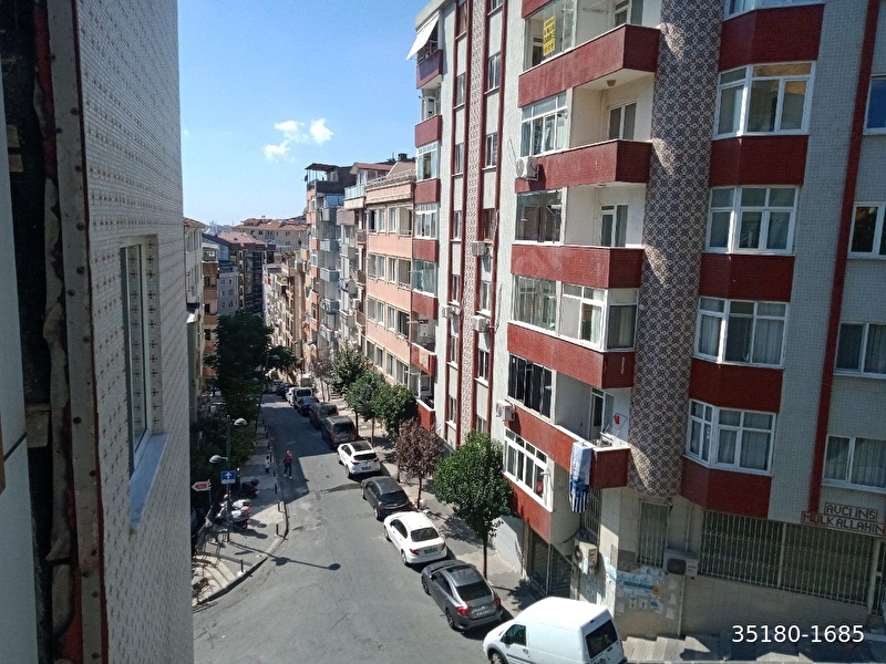 Vip Emlaktan Kutlubey Sokakta Krediye Uygun Esyali Satlik 2+1 Temiz Daire