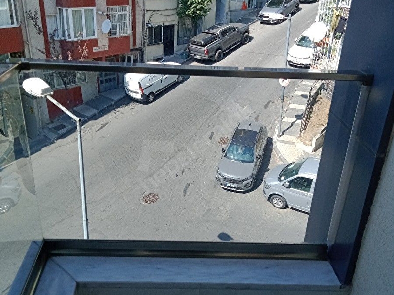 Vip Emlaktan Kutlubey Sokakta Krediye Uygun Esyali Satlik 2+1 Temiz Daire