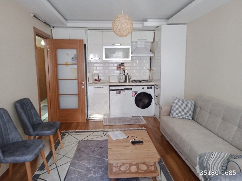 Vip Emlaktan Kutlubey Sokakta Krediye Uygun Esyali Satlik 2+1 Temiz Daire