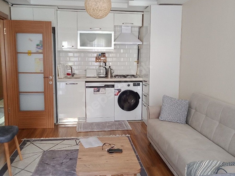 Vip Emlaktan Kutlubey Sokakta Krediye Uygun Esyali Satlik 2+1 Temiz Daire