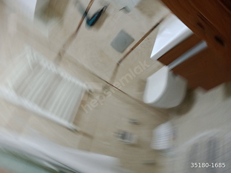 Vip Emlaktan Kutlubey Sokakta Krediye Uygun Esyali Satlik 2+1 Temiz Daire