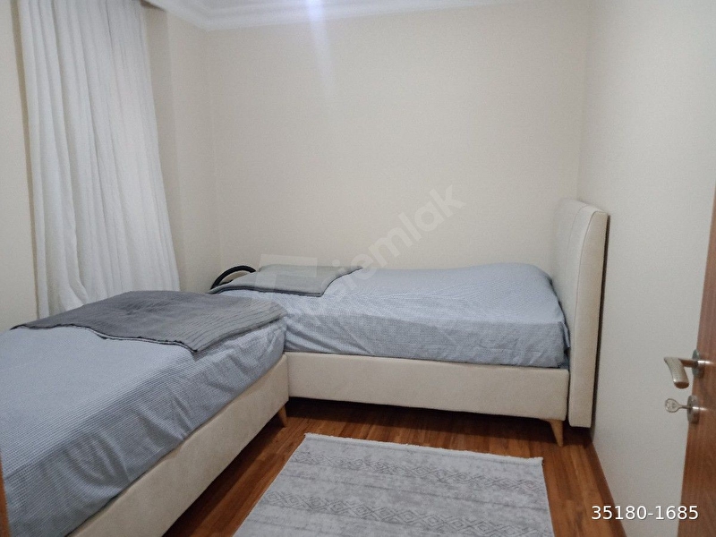 Vip Emlaktan Kutlubey Sokakta Krediye Uygun Esyali Satlik 2+1 Temiz Daire