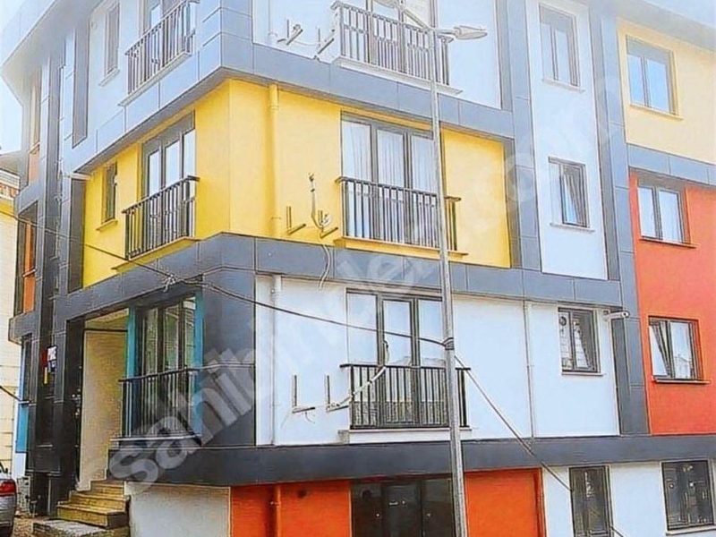 Kağithane de yeni̇ bi̇nada fullz  sifiir eşyali ve ankastre setli̇ ki̇ralik 2+1 dai̇re