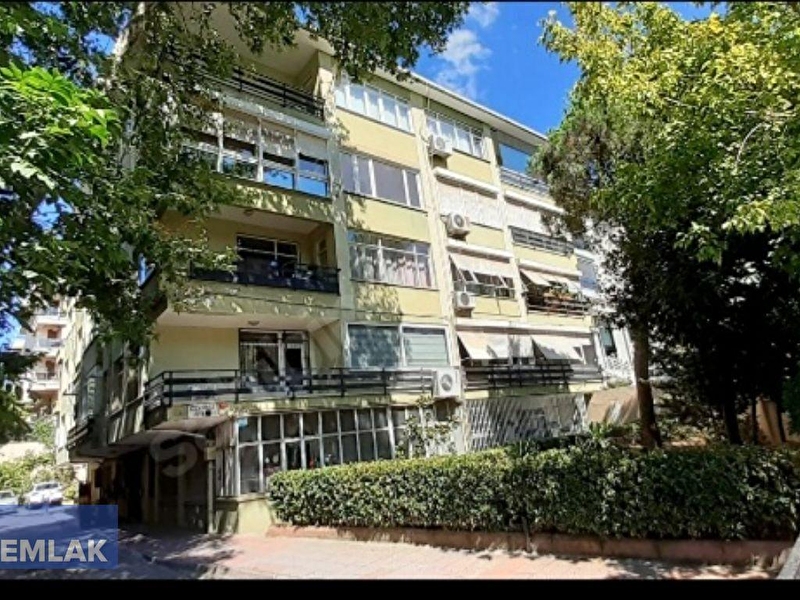 2 200 Tl Acibadem Caddesinde Caddeye 2 Ci Apartman 2 1 Otoparkli 2 200tl