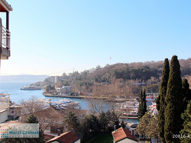 Ki̇ralik 3+1 i̇sti̇nye sahi̇lde boğaz manzarali otoparkli şik temi̇z dai̇re