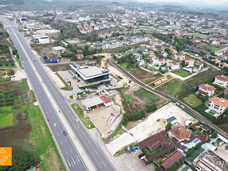 Ni̇lüferköy'ün en güzel lokasyonunda 730 m2 vi̇lla i̇marli arsa