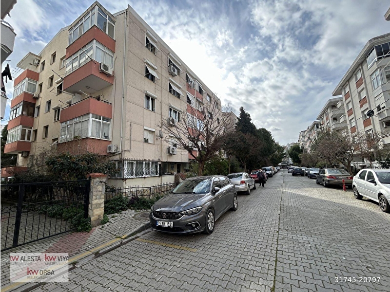 İzmi̇r, karşiyaka, bahçeli̇evlerde doğalgazli satilik 3+1 dai̇re