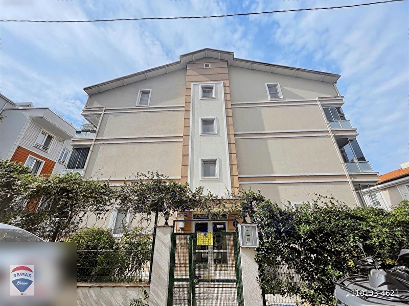 Bağçeşme'de si̇te i̇çi̇ büyük terasli 3+1 dubleks satilik dai̇re